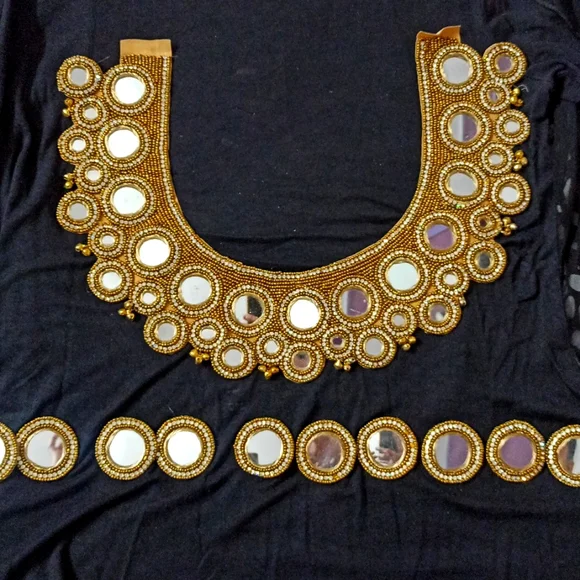 Beautiful Neck Patch - Picture 3 of 7